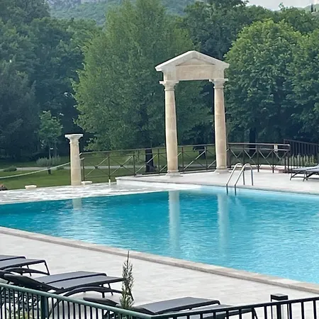 Le 24 Du Chateau Montbrun-les-Bains