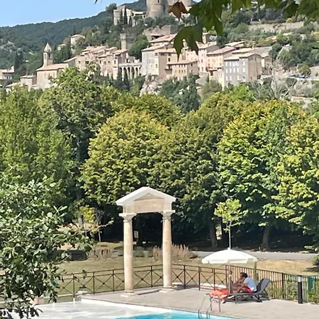 Le 24 Du Chateau *